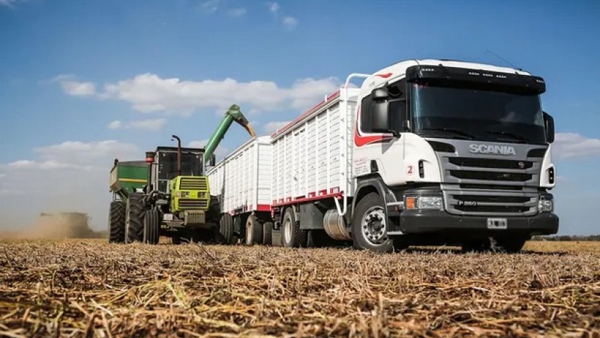Camión de CGAVAL Transportes con Frío